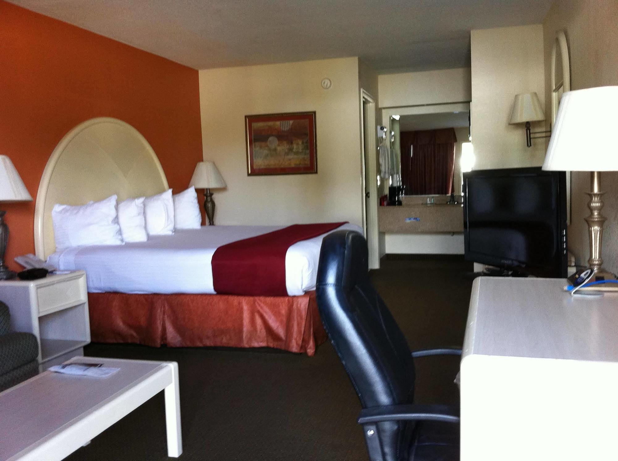 Best Western Airport Inn Pearl Exterior photo