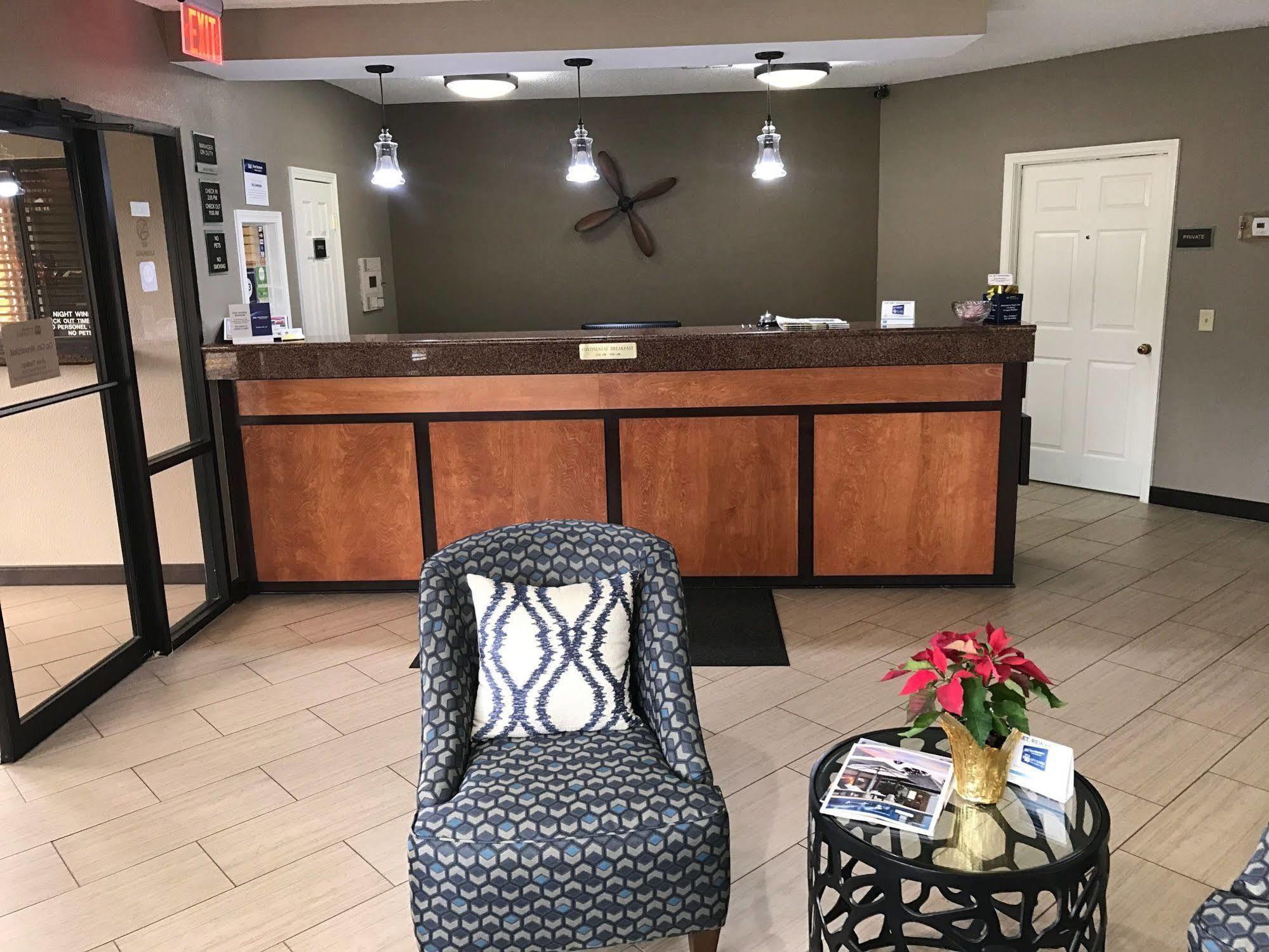Best Western Airport Inn Pearl Exterior photo