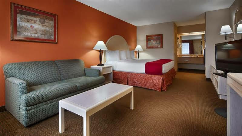 Best Western Airport Inn Pearl Exterior photo